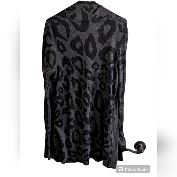 Leopard Pullover Sweater - Picture 2 of 4